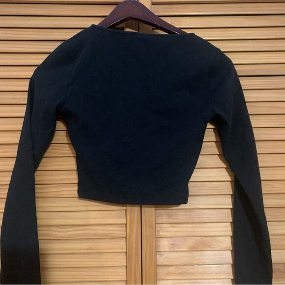 Aritzia Sunday Best V neck Cropped Long sleeve Black size XS - Picture 4 of 5